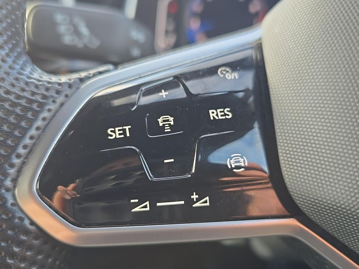 Used Volkswagen T-Roc 2023 for sale - 78195706: Photo 29