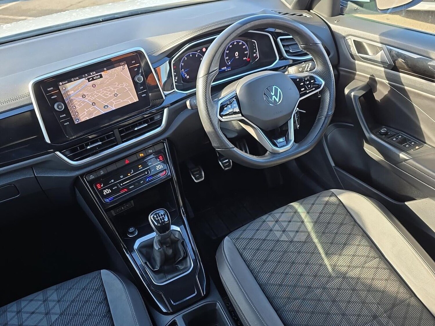 Used Volkswagen T-Roc 2023 for sale - 78195706: Photo 31