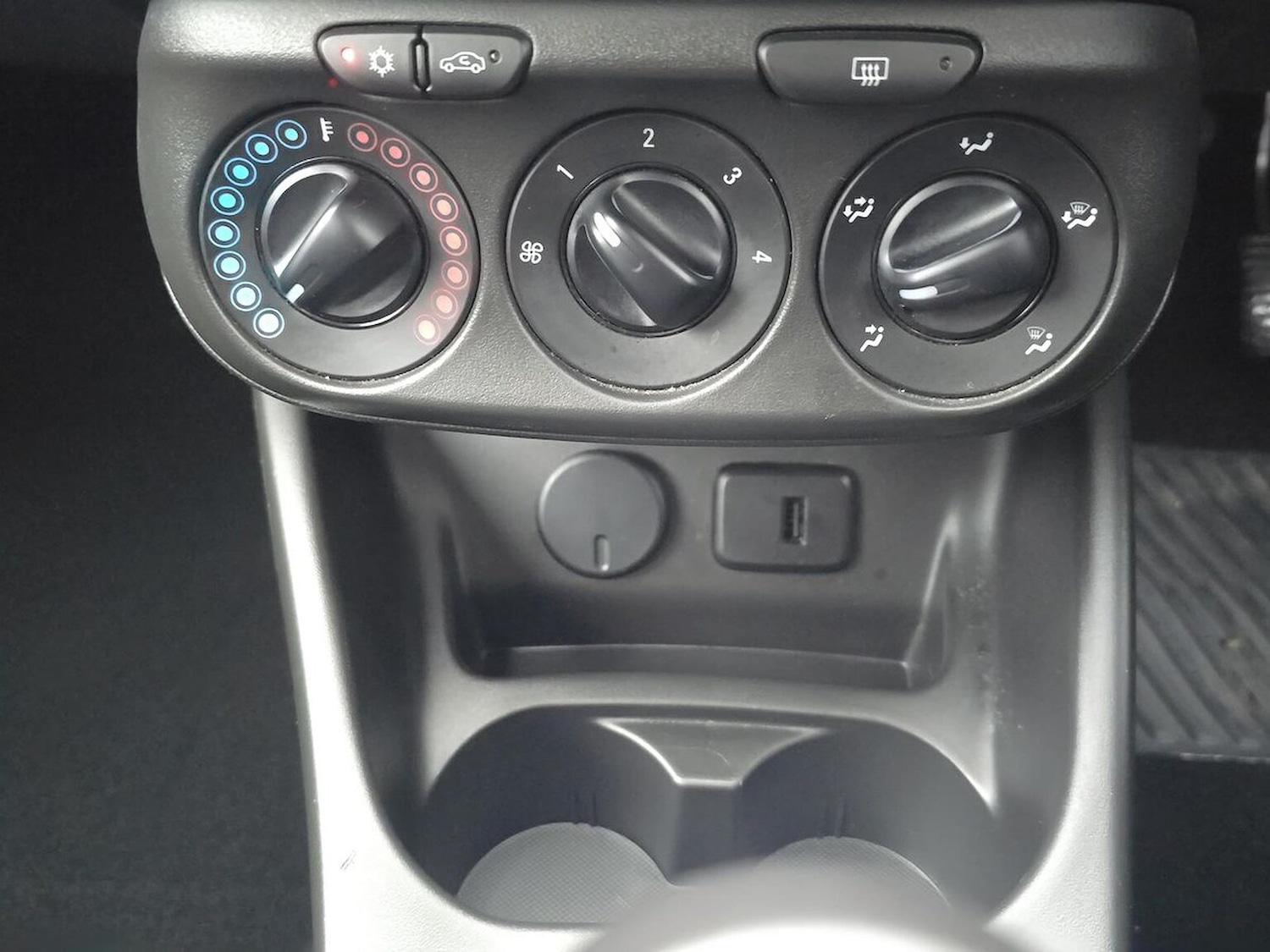 Used Vauxhall Corsa 2018 for sale - 76418219: Photo 12