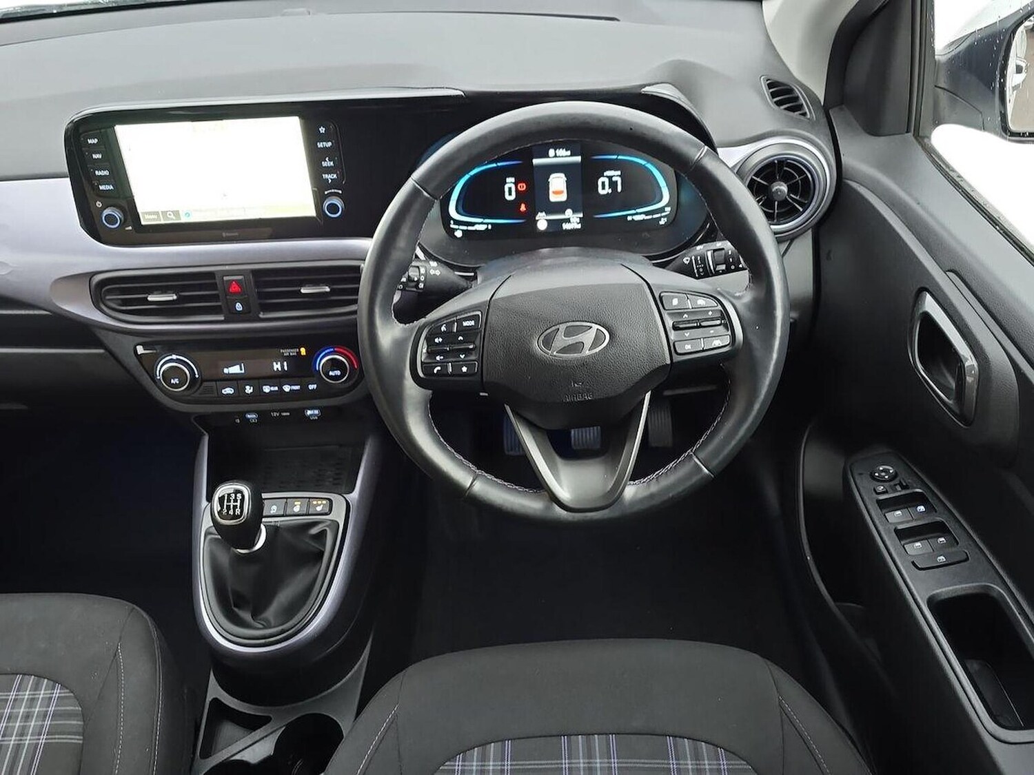 Used Hyundai i10 2023 for sale - 78195566: Photo 11