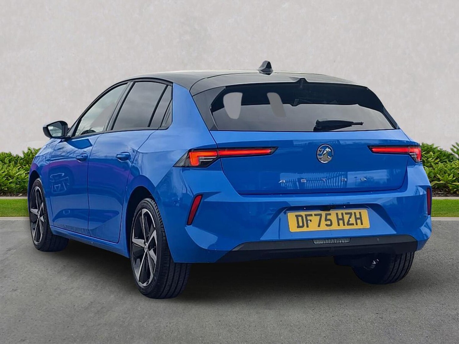 Used Vauxhall Astra 2025 for sale - 76725845: Photo 2