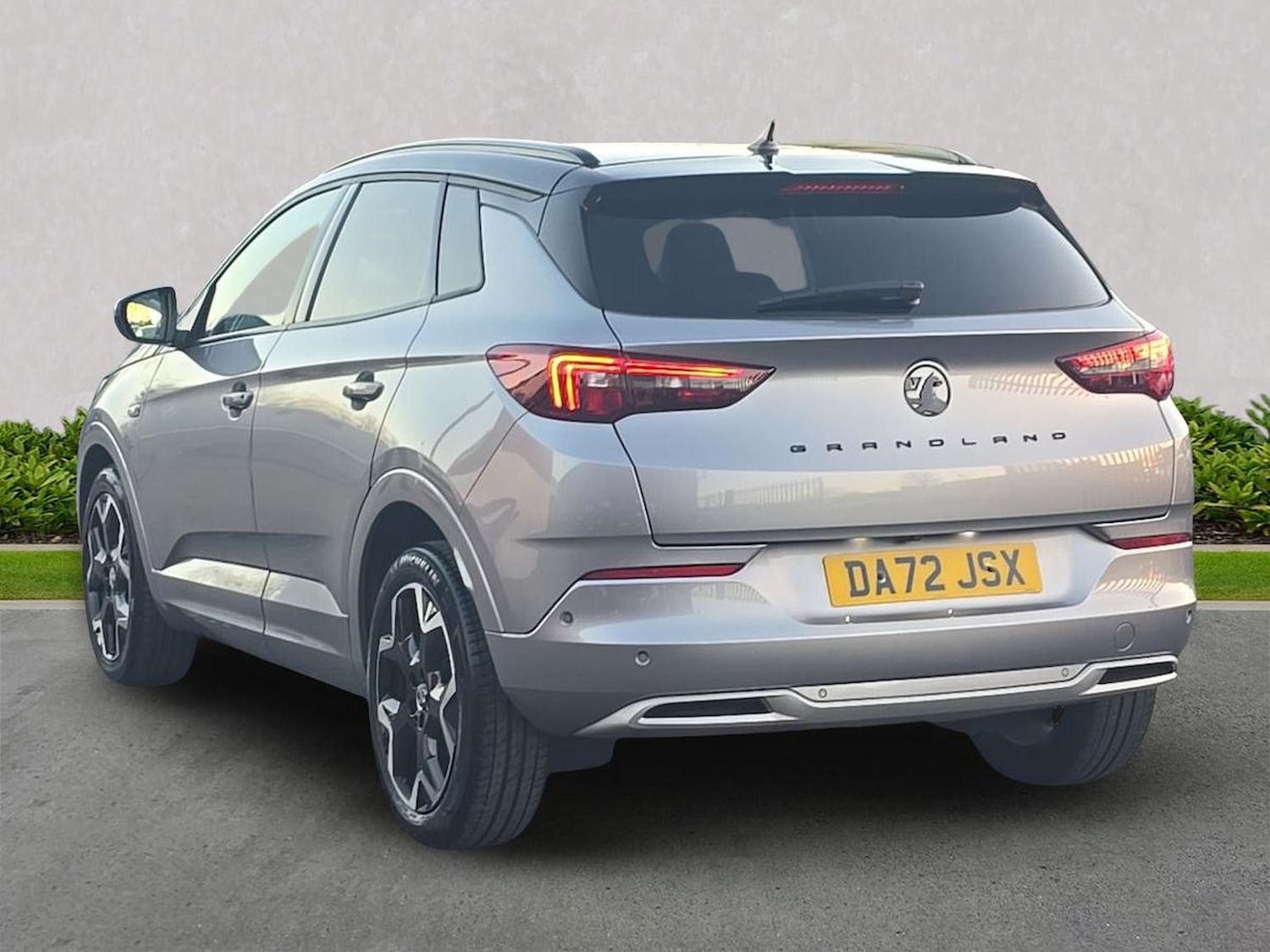 Used Vauxhall Grandland 2022 for sale - 76655840: Photo 2