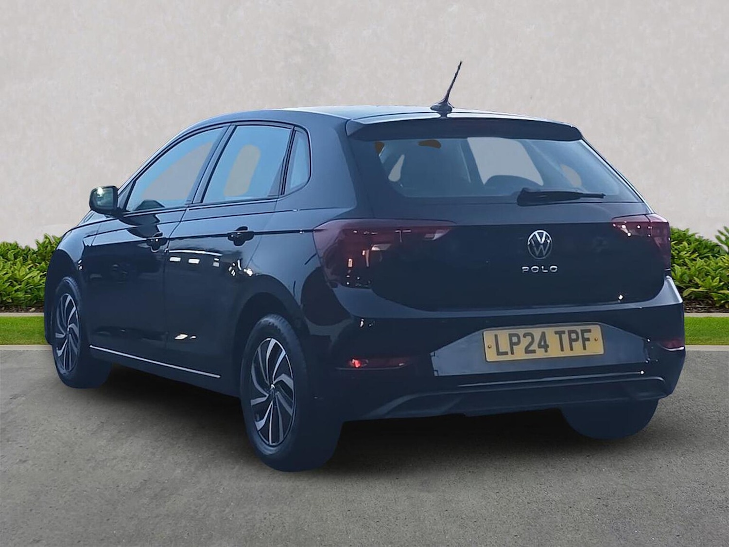 Used Volkswagen Polo 2024 for sale - 78018472: Photo 2