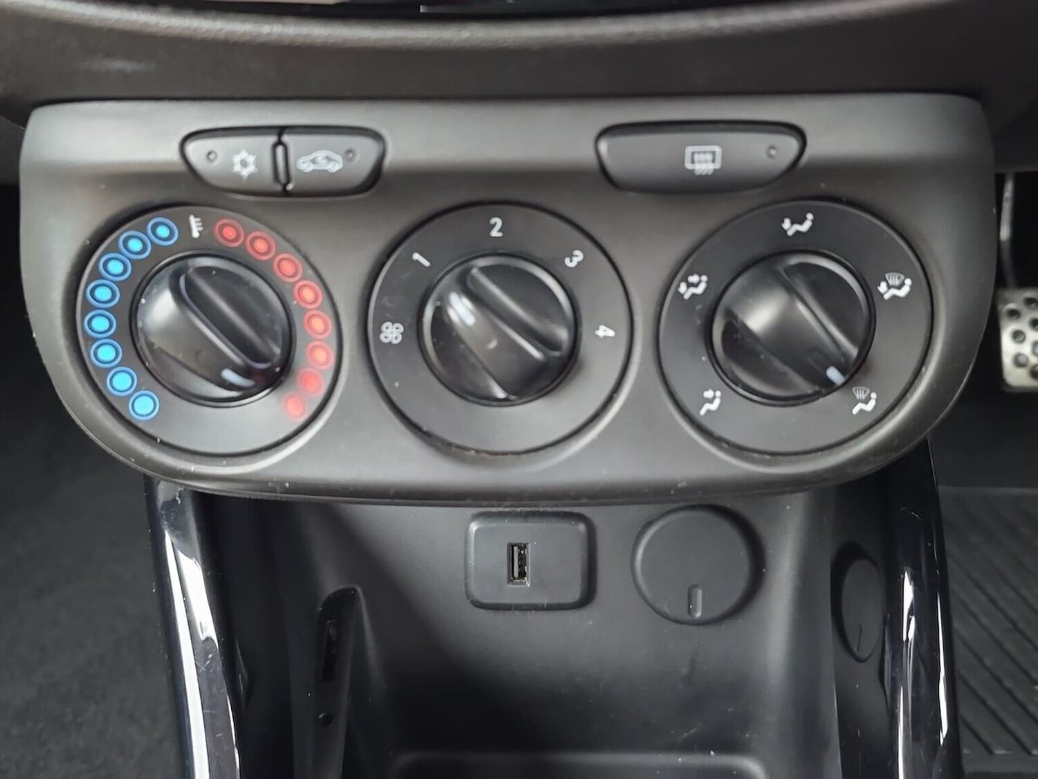 Used Vauxhall ADAM 2017 for sale - 78190984: Photo 14