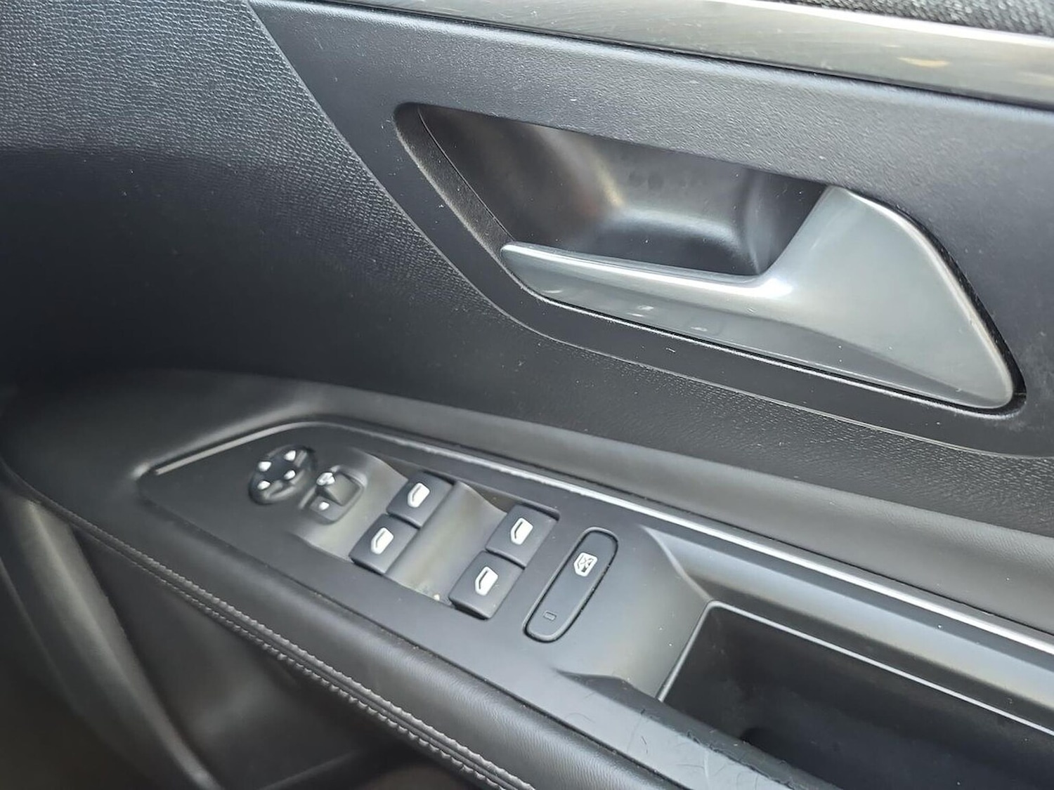 Used Peugeot 3008 2017 for sale - 78195831: Photo 23