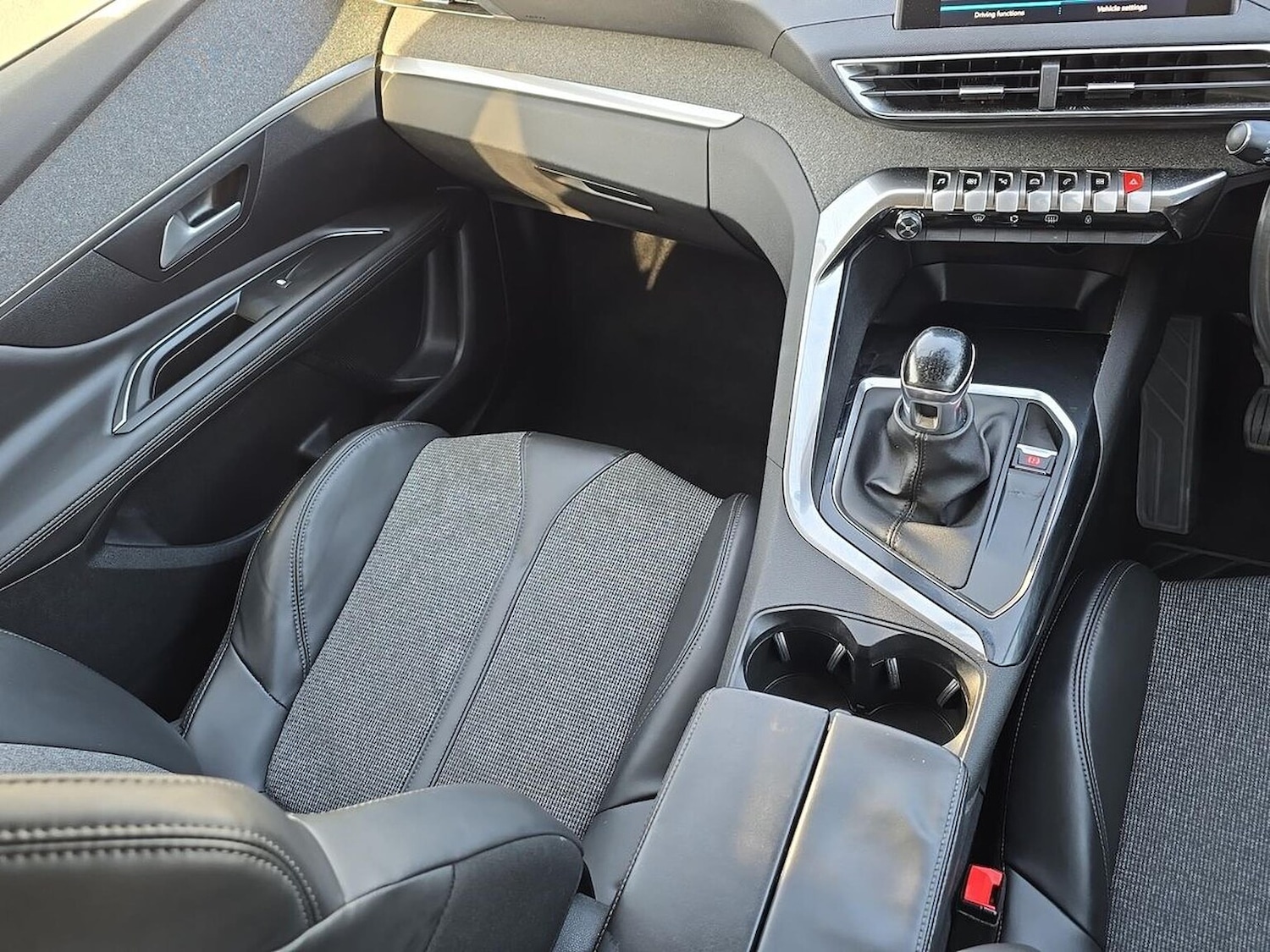 Used Peugeot 3008 2017 for sale - 78195831: Photo 30