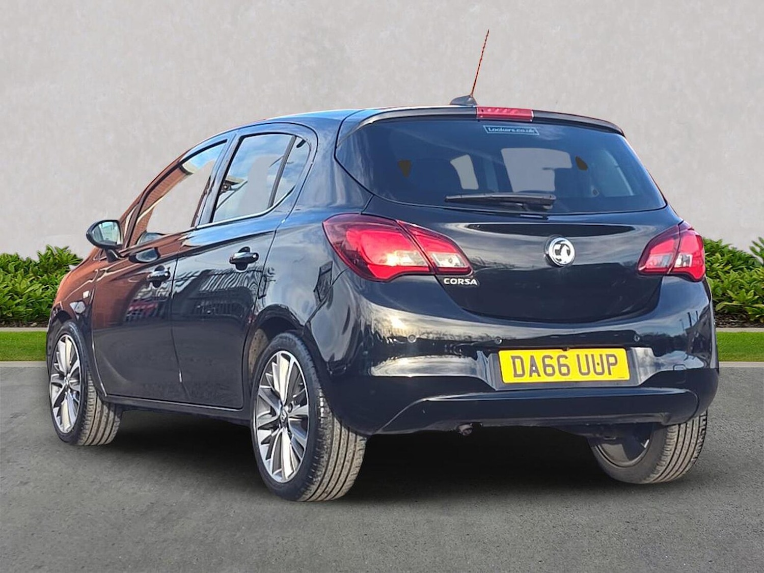 Used Vauxhall Corsa 2016 for sale - 76906323: Photo 2