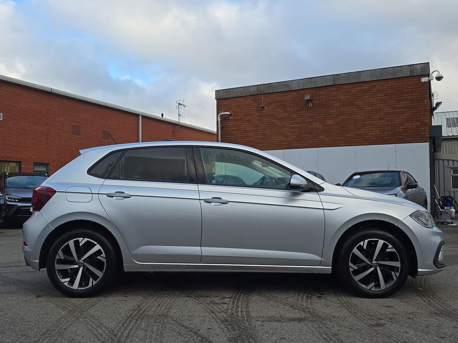 Used Volkswagen Polo 2024 for sale - 77639303: Photo 3