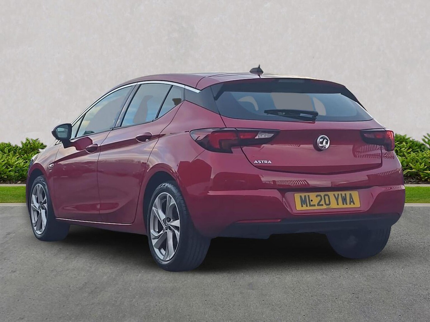 Used Vauxhall Astra 2020 for sale - 76877907: Photo 2