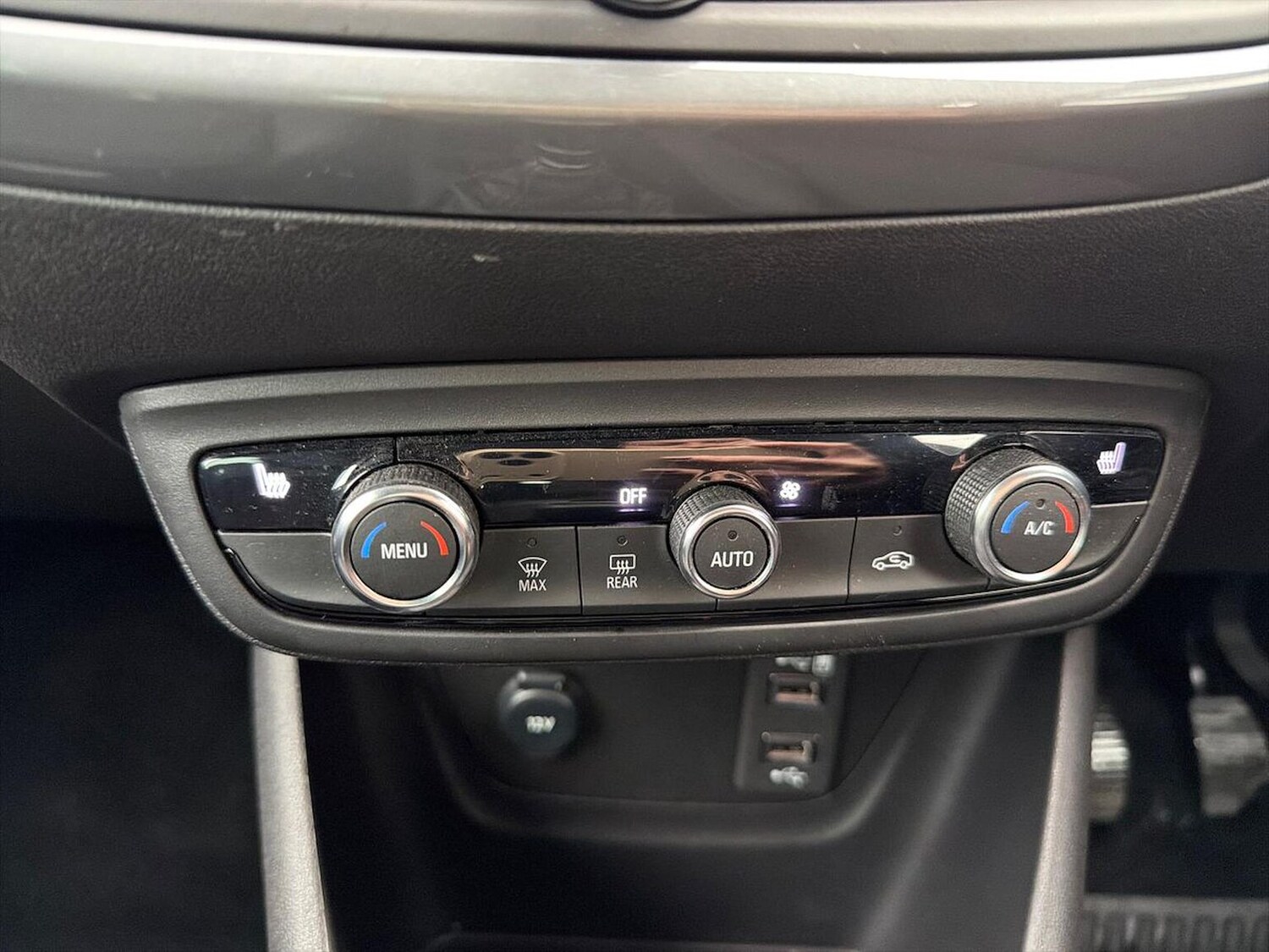 Used Vauxhall Crossland 2024 for sale - 76565460: Photo 12