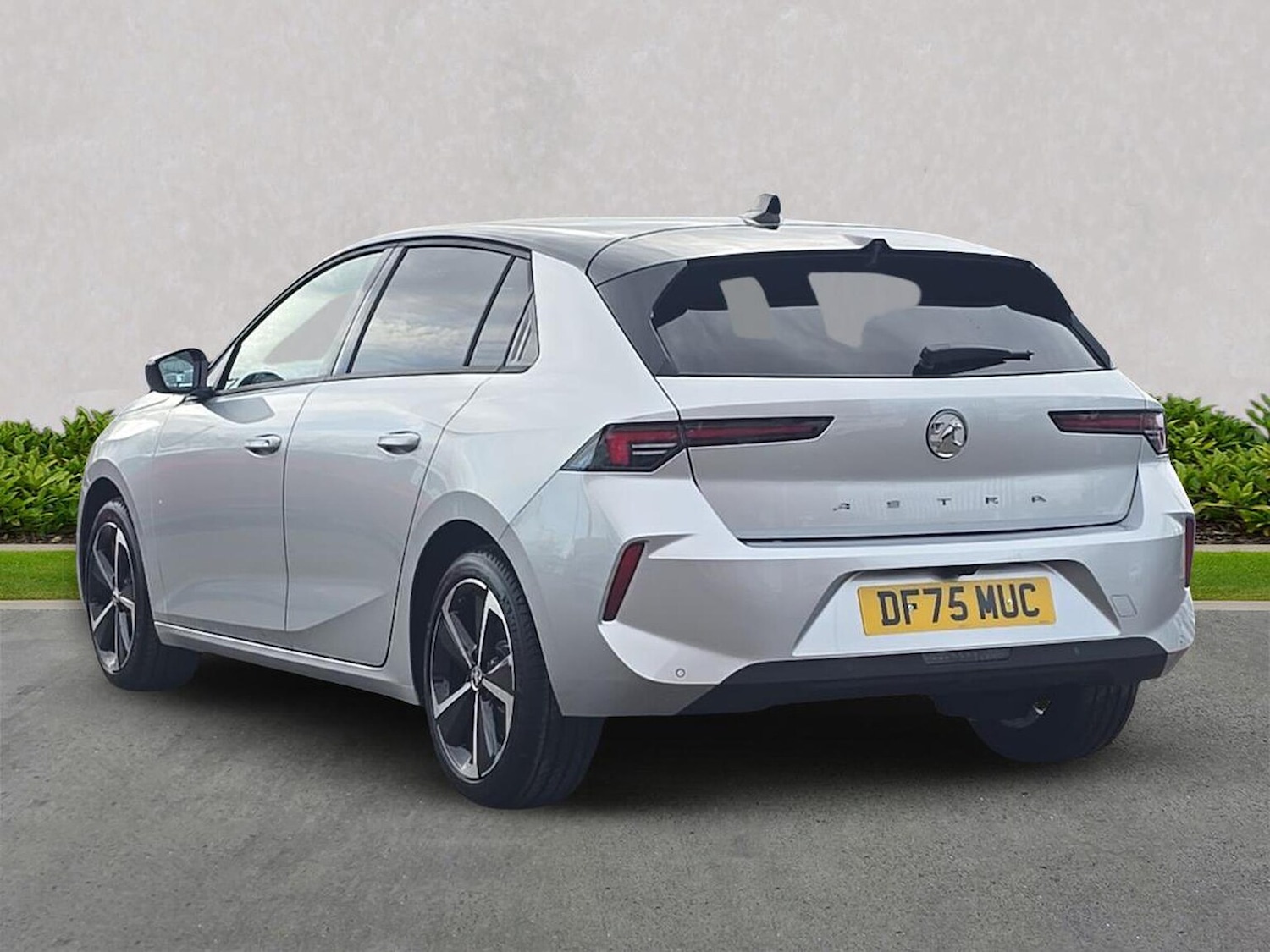 Used Vauxhall Astra 2025 for sale - 76725847: Photo 2