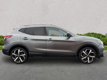 Used Nissan Qashqai 2017 for sale - 76536569: Photo