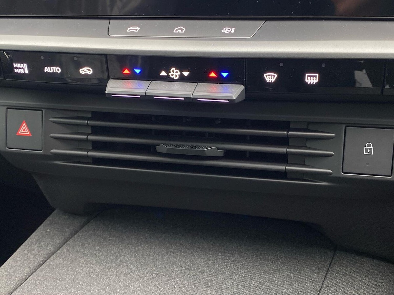 Used Vauxhall Grandland 2025 for sale - 76477232: Photo 12