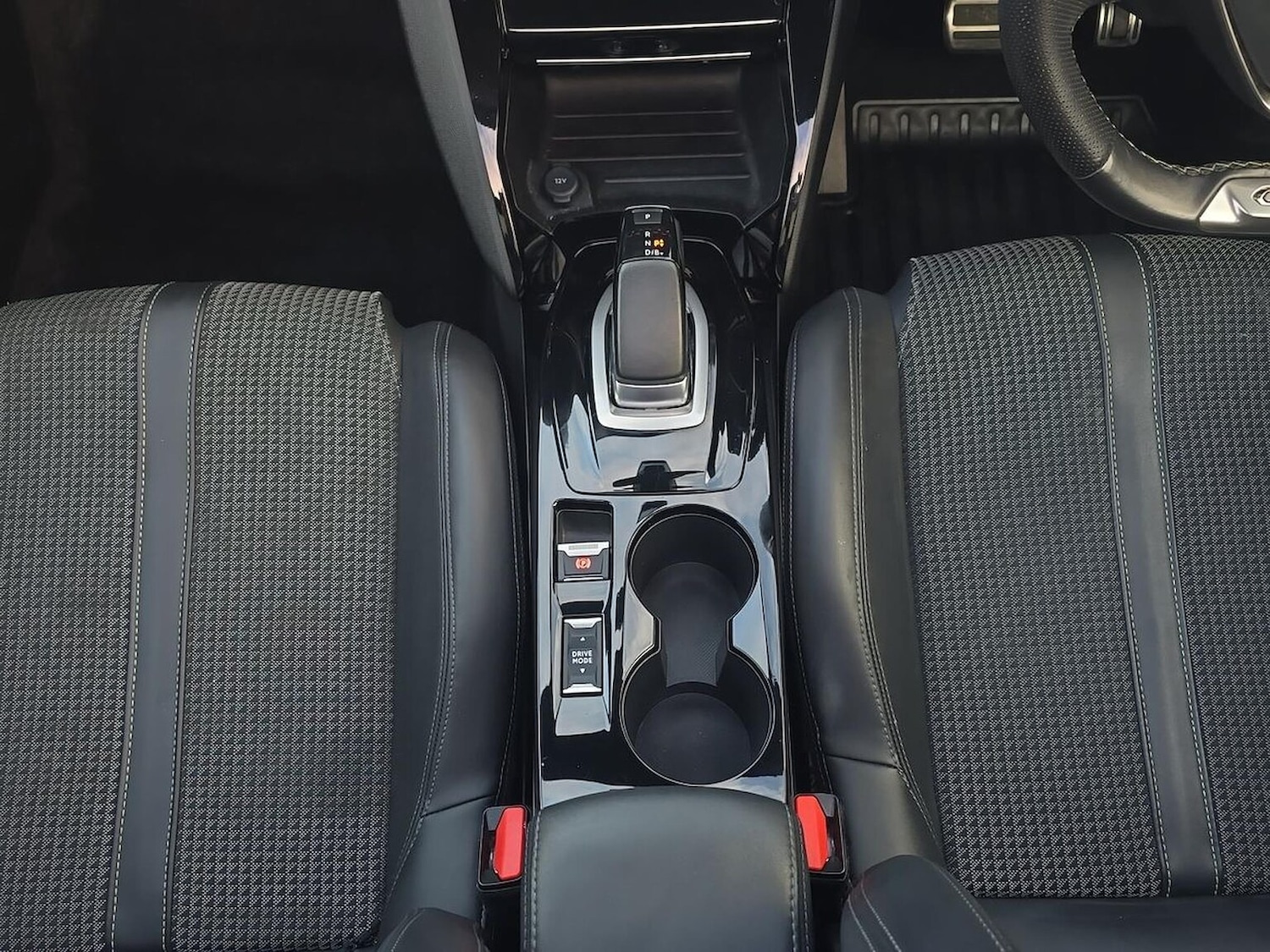 Used Peugeot 2008 2021 for sale - 76831982: Photo 13