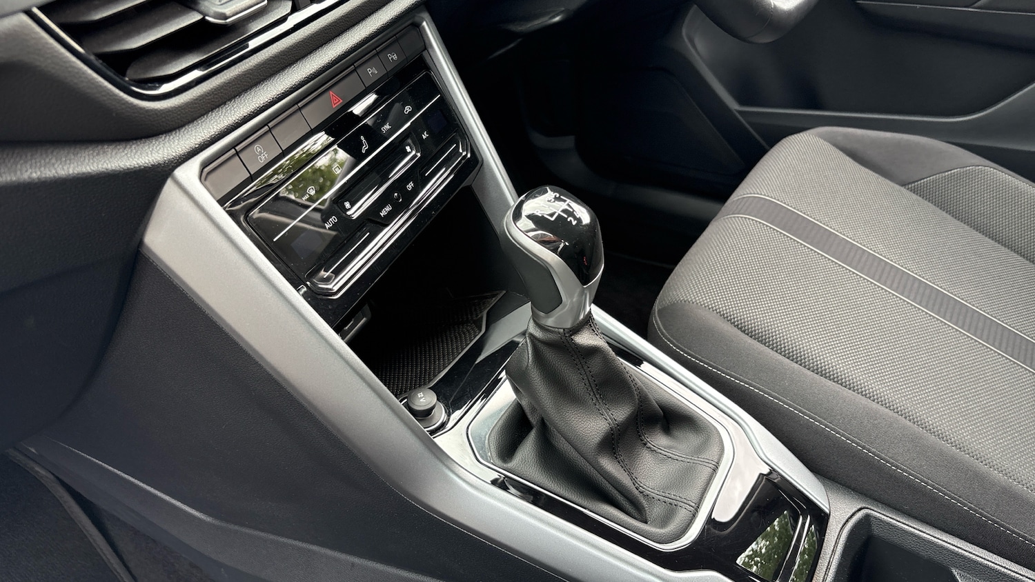 Used Volkswagen T-Roc 2022 for sale - 76433413: Photo 13