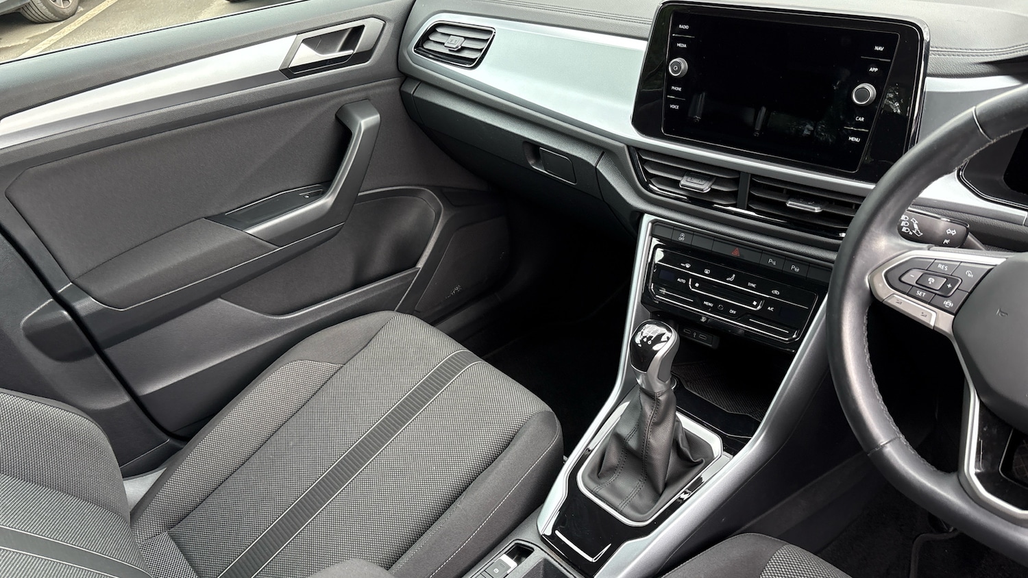 Used Volkswagen T-Roc 2022 for sale - 76433413: Photo 14