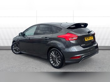 Used Ford Focus 2017 for sale - 79162456: Photo