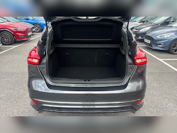 Used Ford Focus 2017 for sale - 79162456: Photo
