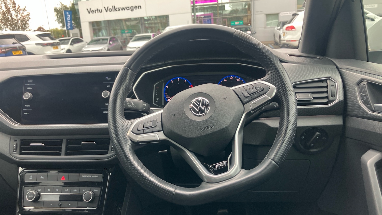 Used Volkswagen T-Cross 2020 for sale - 76263697: Photo 10