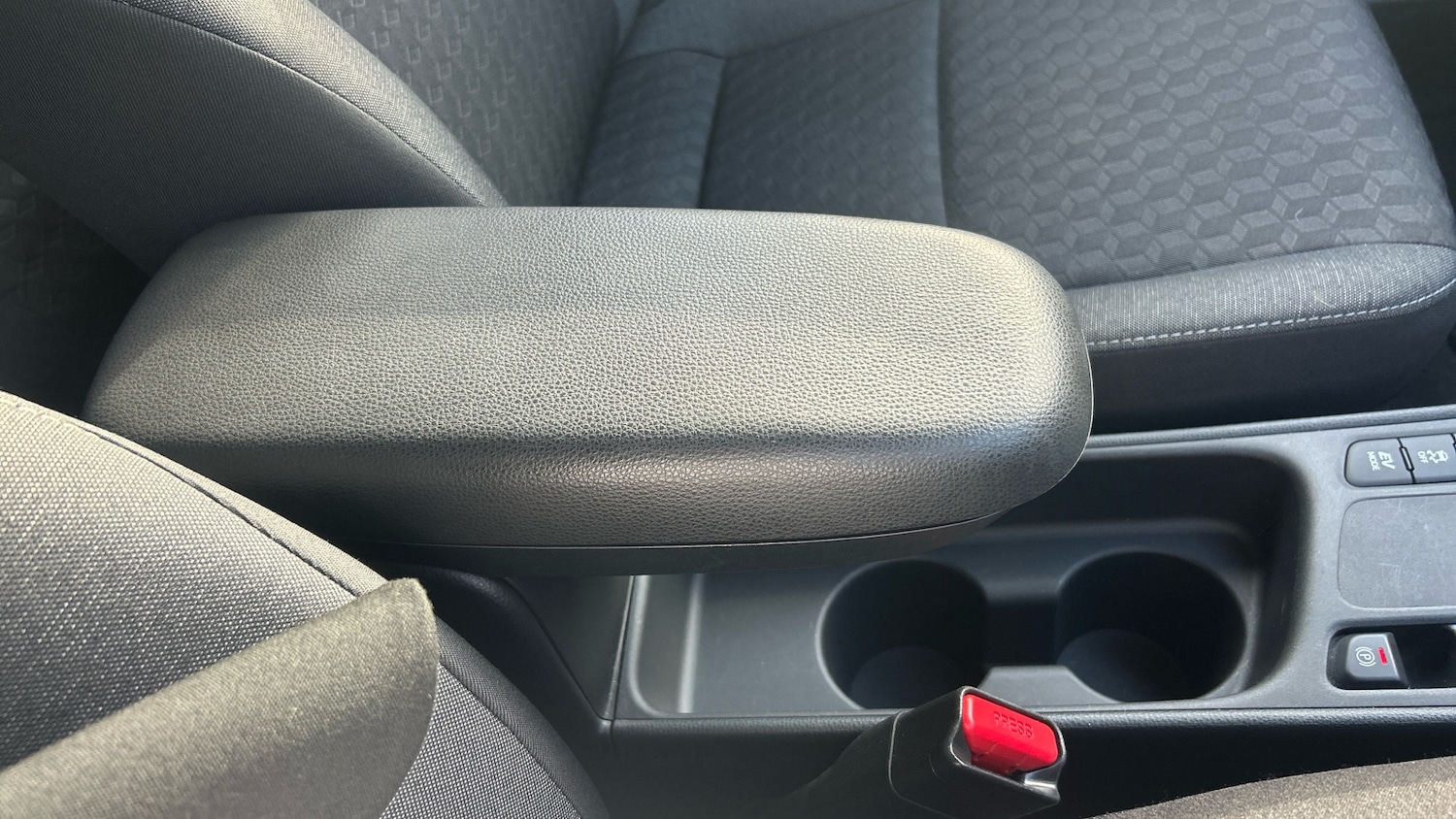 Used Toyota Yaris 2022 for sale - 76181862: Photo 30