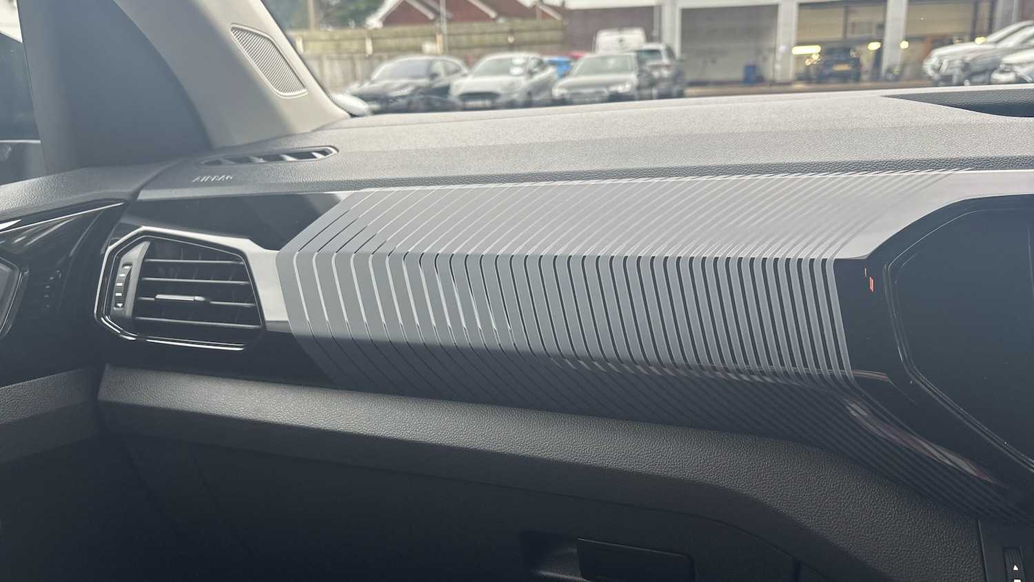 Used Volkswagen T-Cross 2023 for sale - 76784796: Photo 38