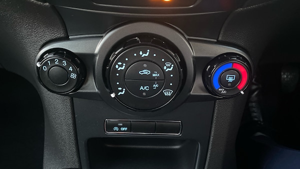 Used Ford Fiesta 2015 for sale - 76249275: Photo 28