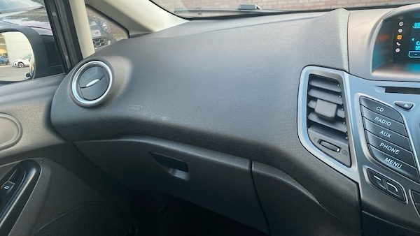 Used Ford Fiesta 2015 for sale - 76249275: Photo 34