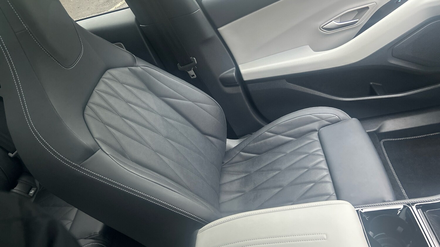 Used Ford Explorer 2025 for sale - 77541279: Photo 44