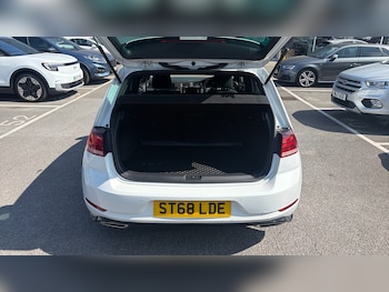 Used Volkswagen Golf 2018 for sale - 79206585: Photo