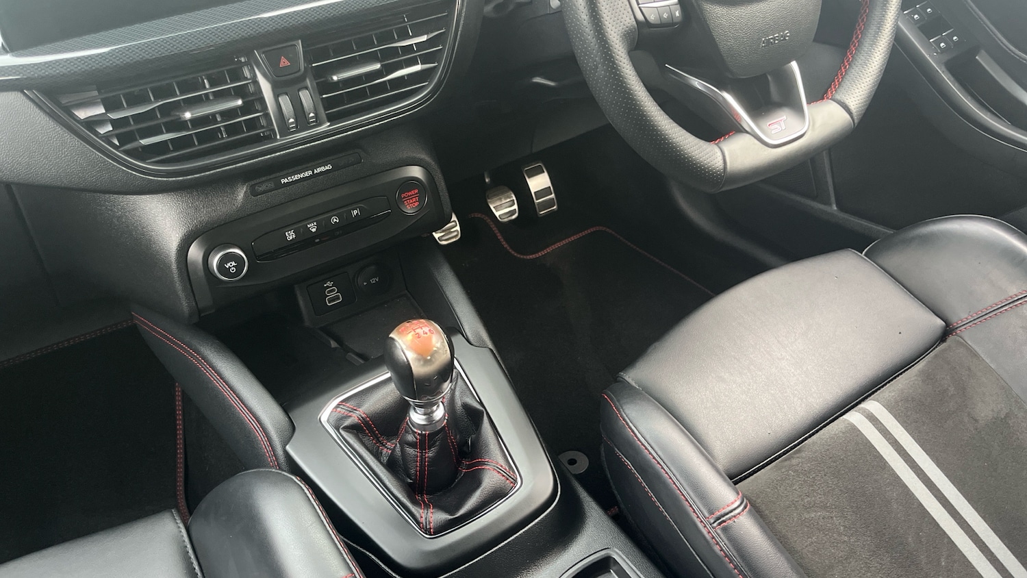 Used Ford Focus 2023 for sale - 77005828: Photo 13