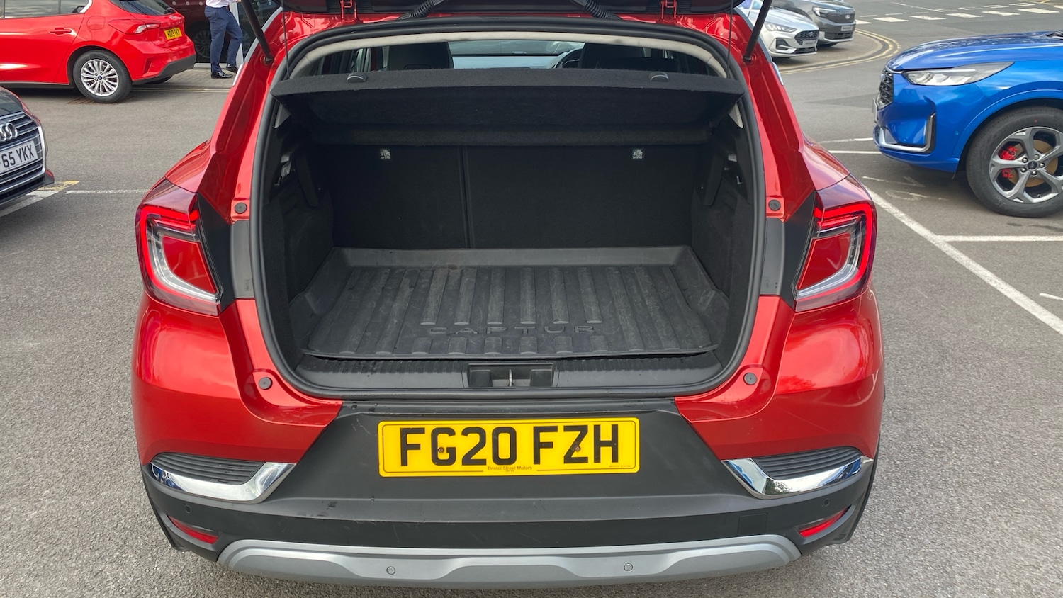 Used Renault Captur 2020 for sale - 76120100: Photo 4