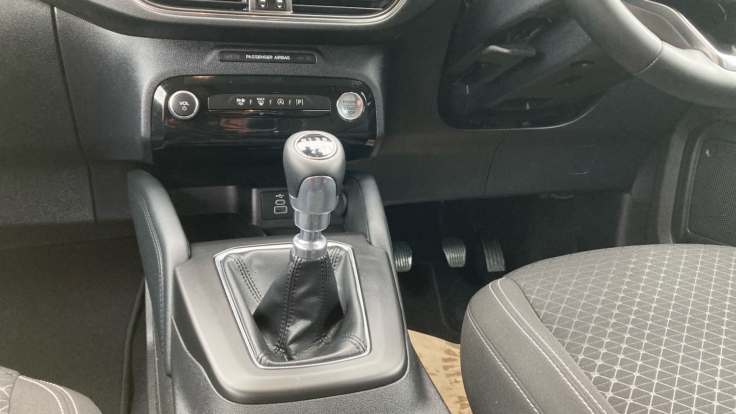 Used Ford Kuga 2025 for sale - 77541873: Photo 13