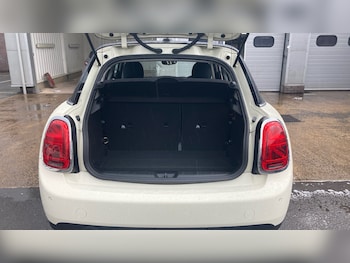 Used MINI Hatch 2019 for sale - 75827539: Photo