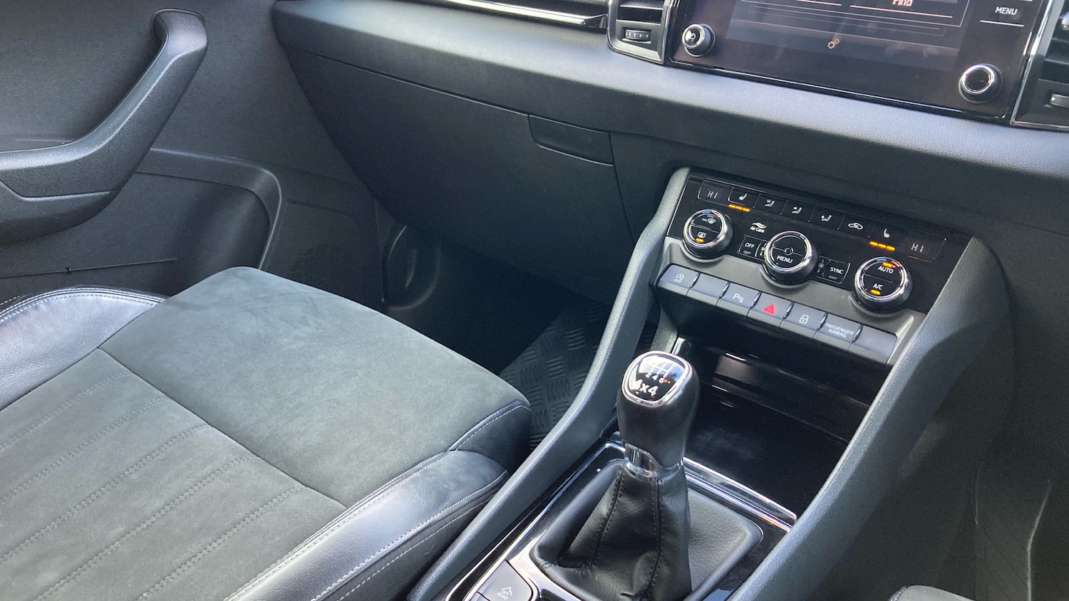 Used Skoda Karoq 2018 for sale - 76580655: Photo 14