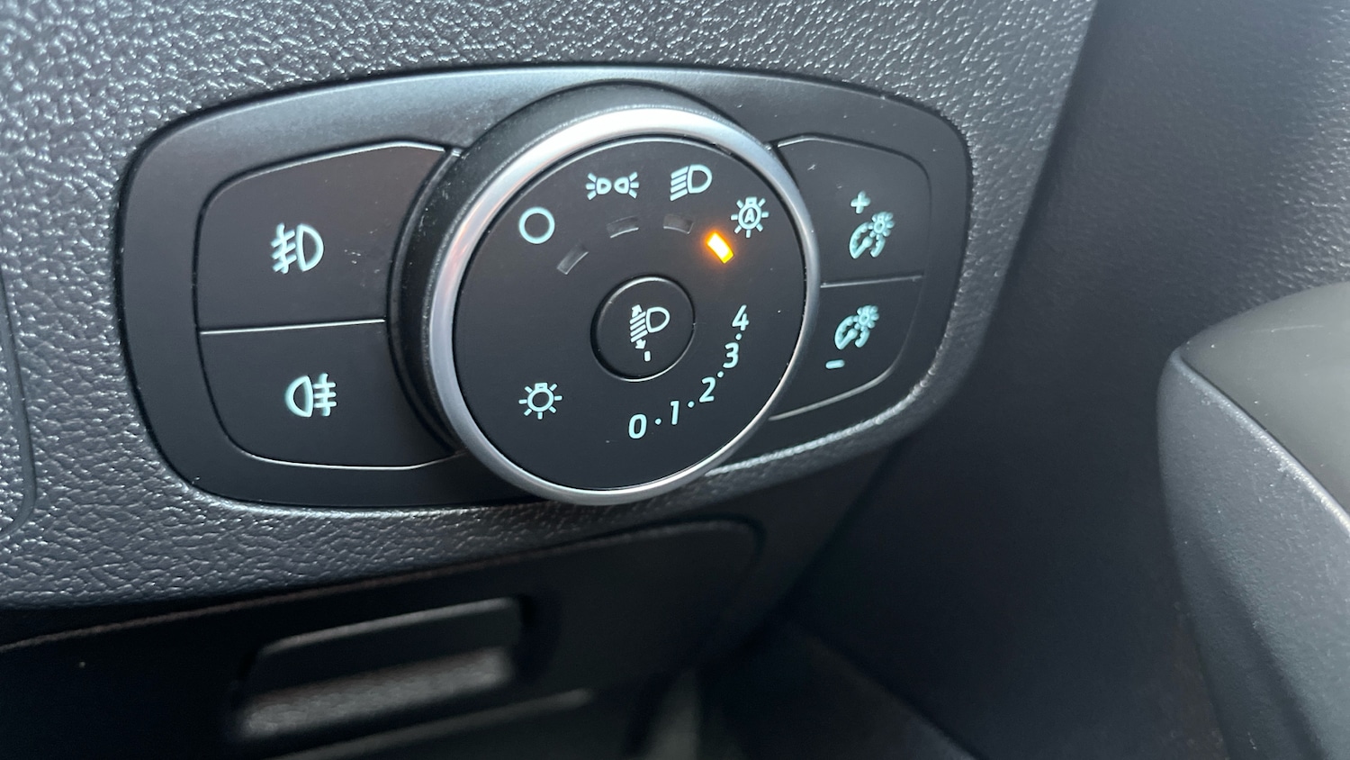 Used Ford Focus 2018 for sale - 76640831: Photo 30