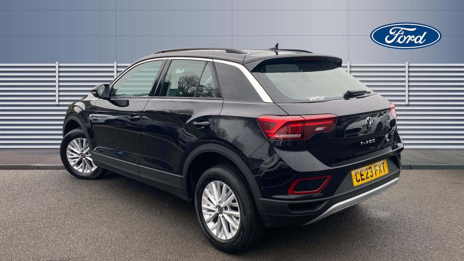 Used Volkswagen T-Roc 2023 for sale - 77005827: Photo 2