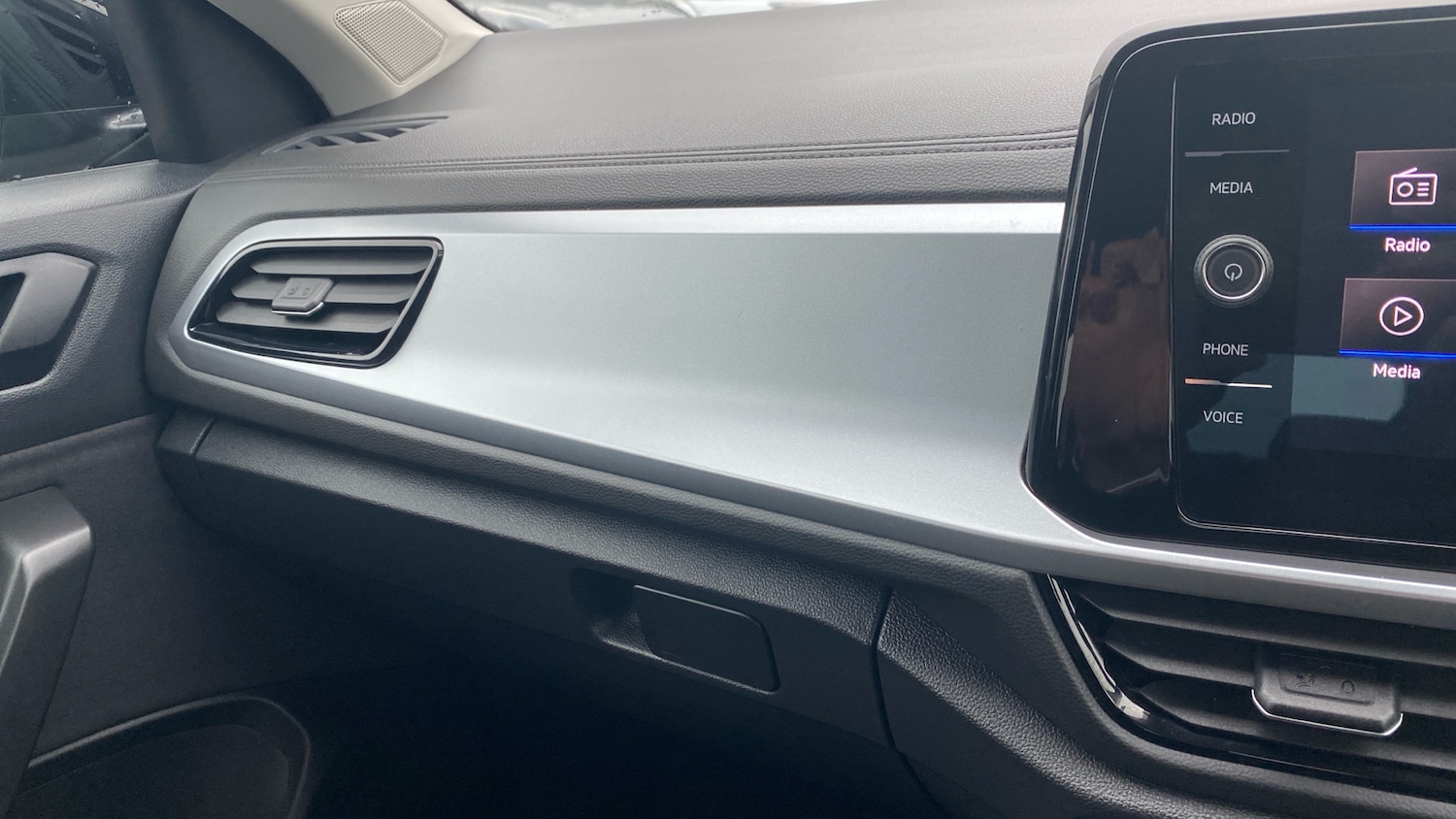 Used Volkswagen T-Roc 2023 for sale - 77005827: Photo 32