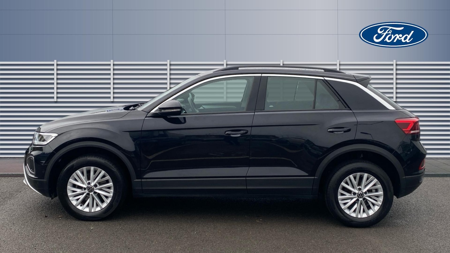 Used Volkswagen T-Roc 2023 for sale - 77005827: Photo 5
