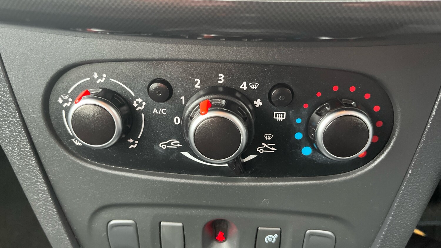 Used Dacia Sandero 2019 for sale - 76768981: Photo 25