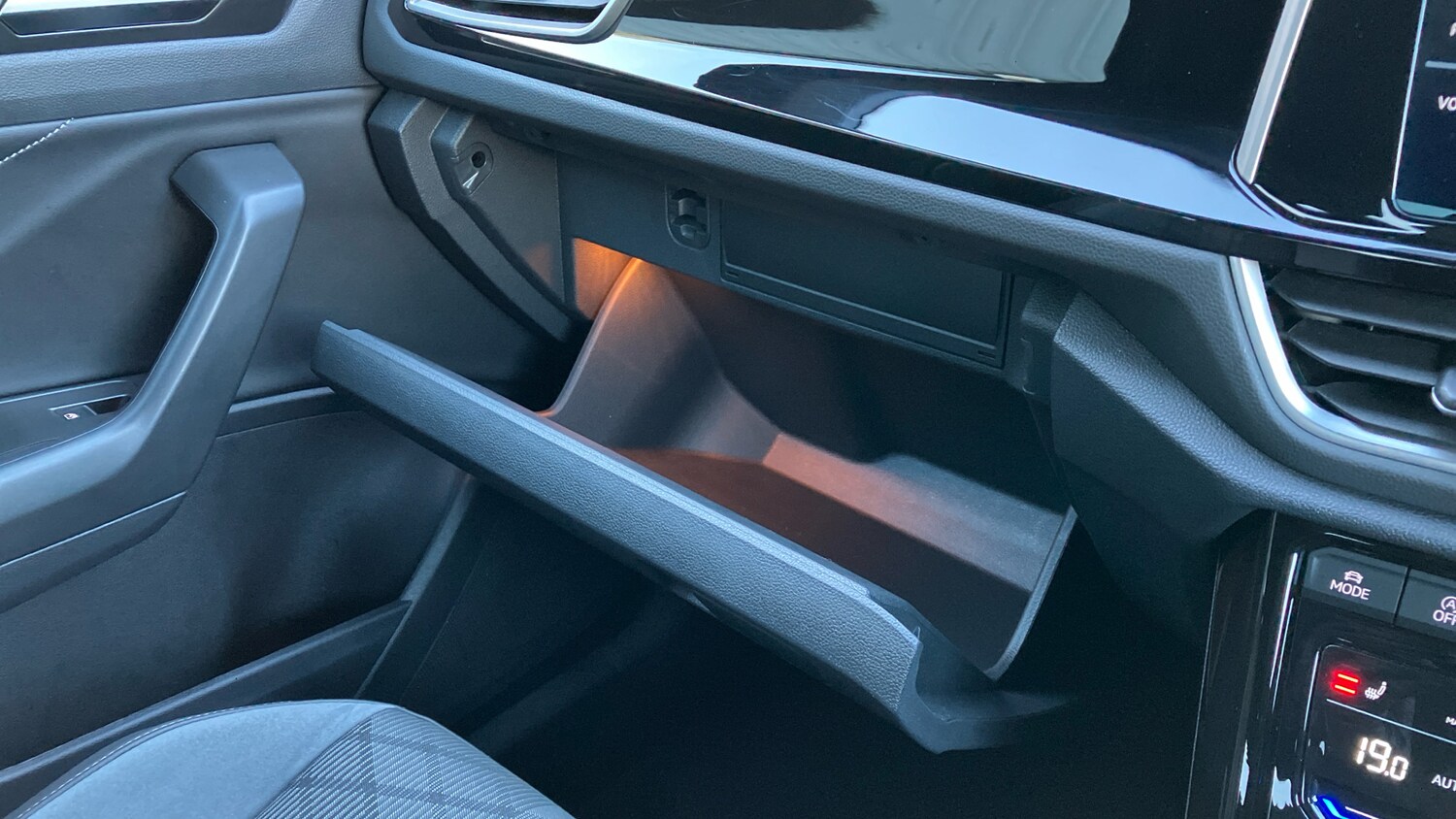 Used Volkswagen T-Roc 2025 for sale - 77591883: Photo 25