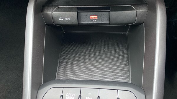 Used Kia Stonic 2021 for sale - 76102815: Photo 32