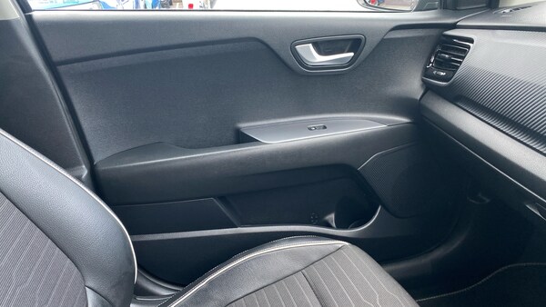 Used Kia Stonic 2021 for sale - 76102815: Photo 35