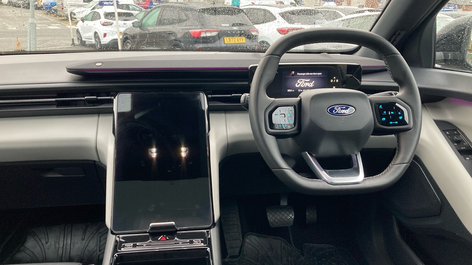 Used Ford Explorer 2024 for sale - 77616090: Photo 10