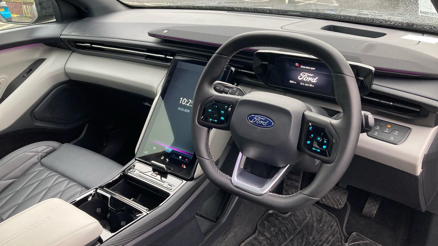 Used Ford Explorer 2024 for sale - 77616090: Photo 11