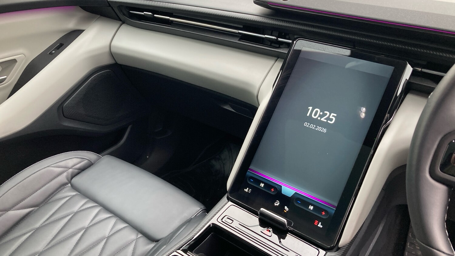 Used Ford Explorer 2024 for sale - 77616090: Photo 14