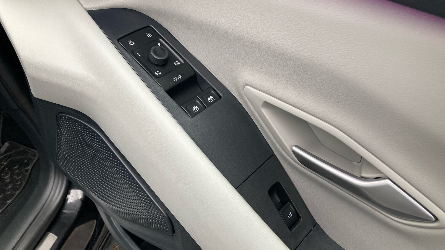 Used Ford Explorer 2024 for sale - 77616090: Photo 24