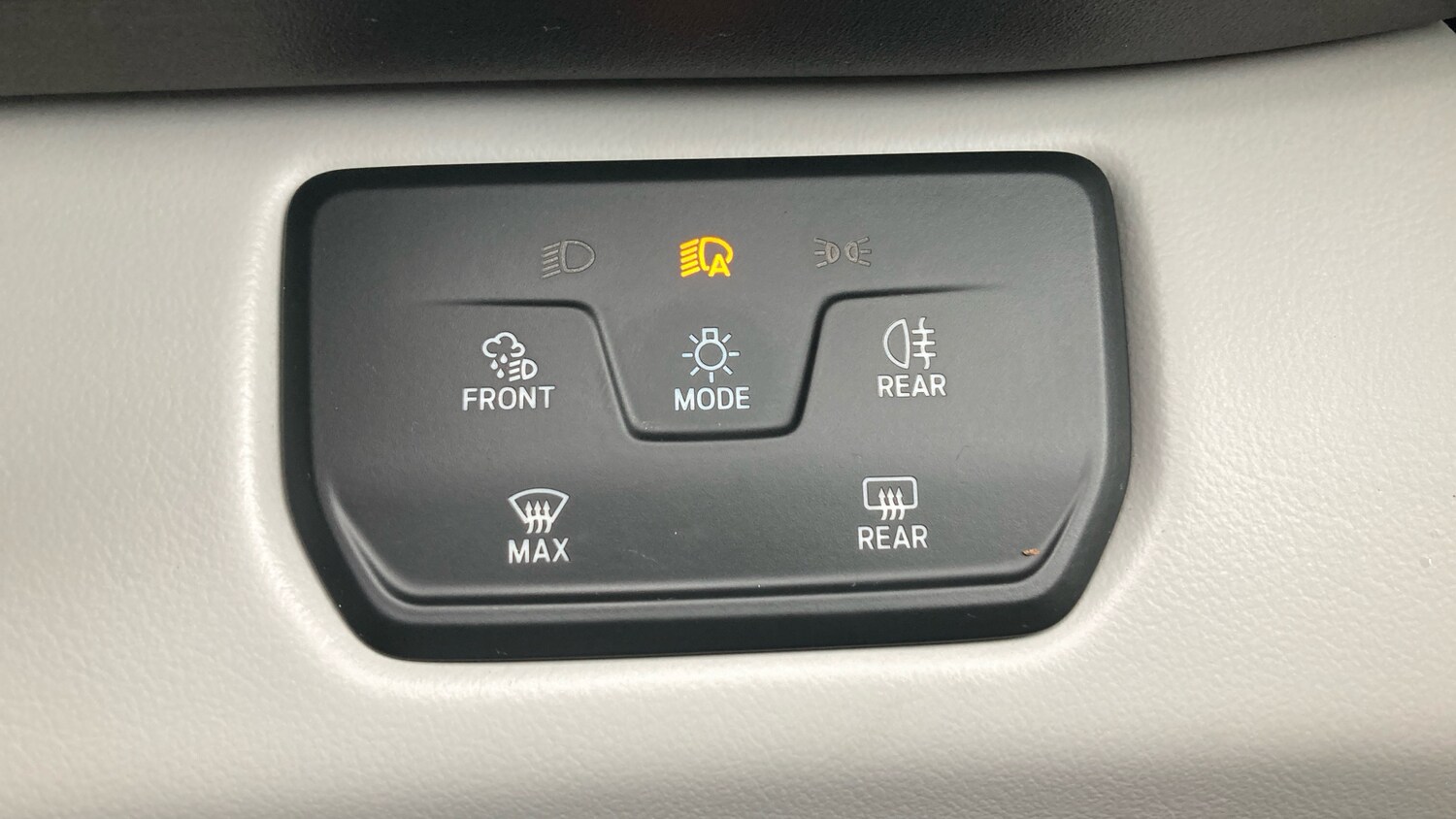 Used Ford Explorer 2024 for sale - 77616090: Photo 28