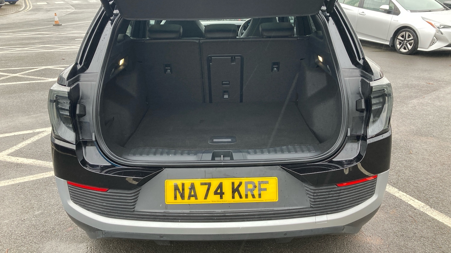 Used Ford Explorer 2024 for sale - 77616090: Photo 4