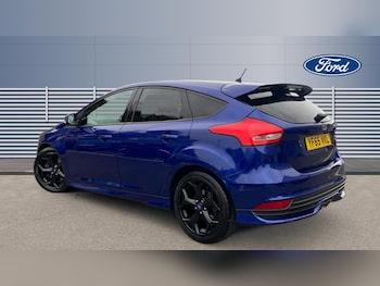 Used Ford Focus 2015 for sale - 76102816: Photo 2
