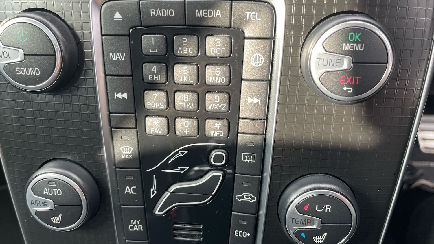 Used Volvo V40 2018 for sale - 76127969: Photo 21